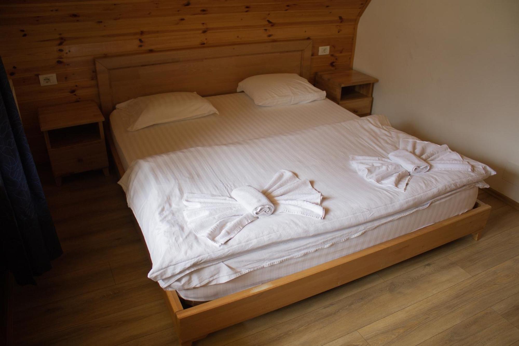 Bujtinat E Lugines Valbone Aparthotel Eksteriør bilde