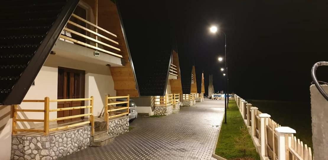 Bujtinat E Lugines Valbone Aparthotel Eksteriør bilde